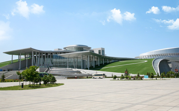 乌兰恰特大剧院