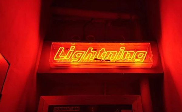 LIGHTNING CLUB